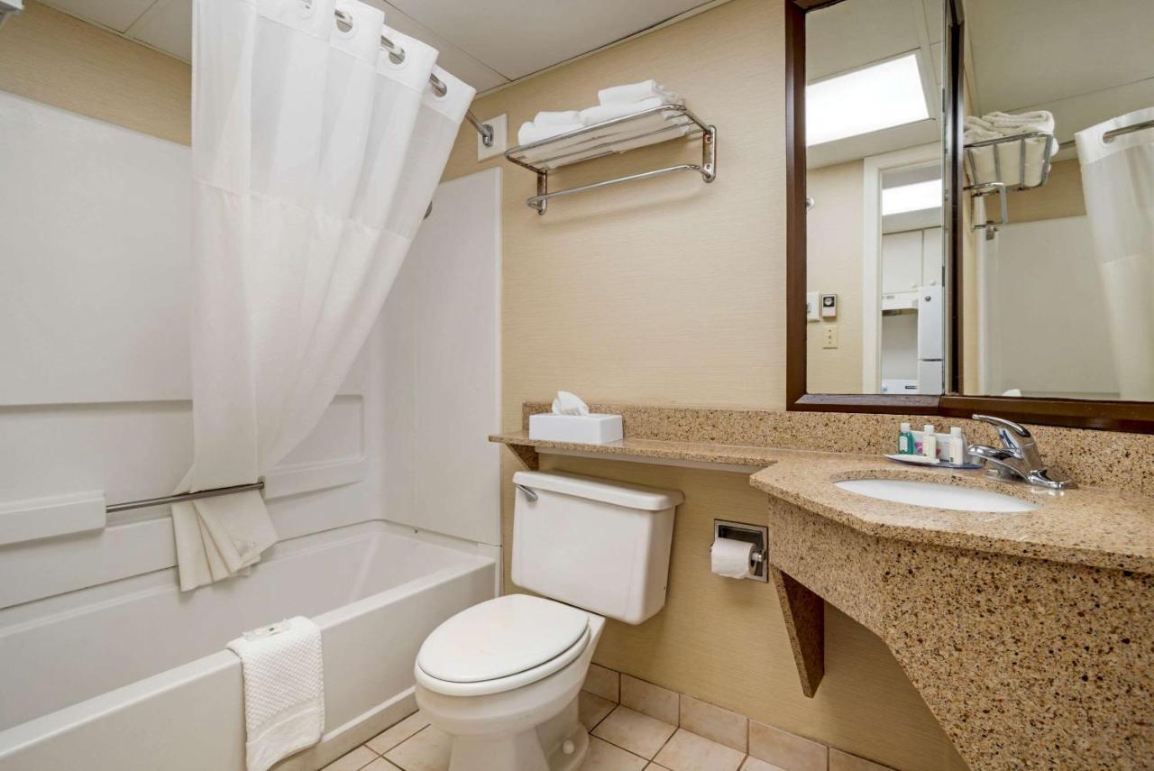 Quality Inn & Suites Oceanblock Оушън Сити Екстериор снимка