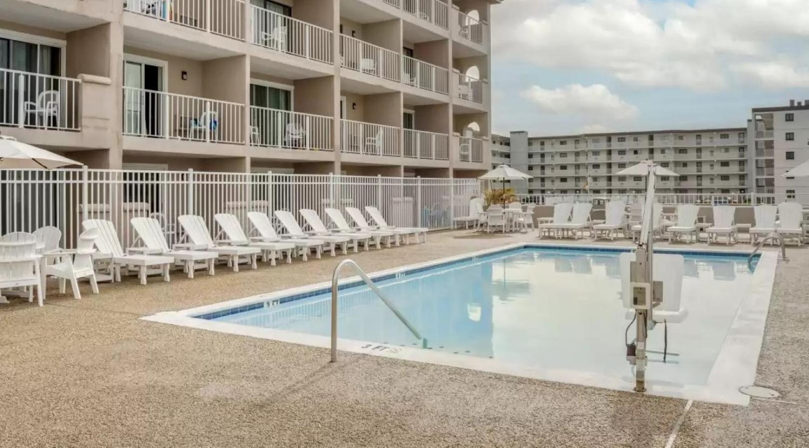 Quality Inn & Suites Oceanblock Оушън Сити Екстериор снимка