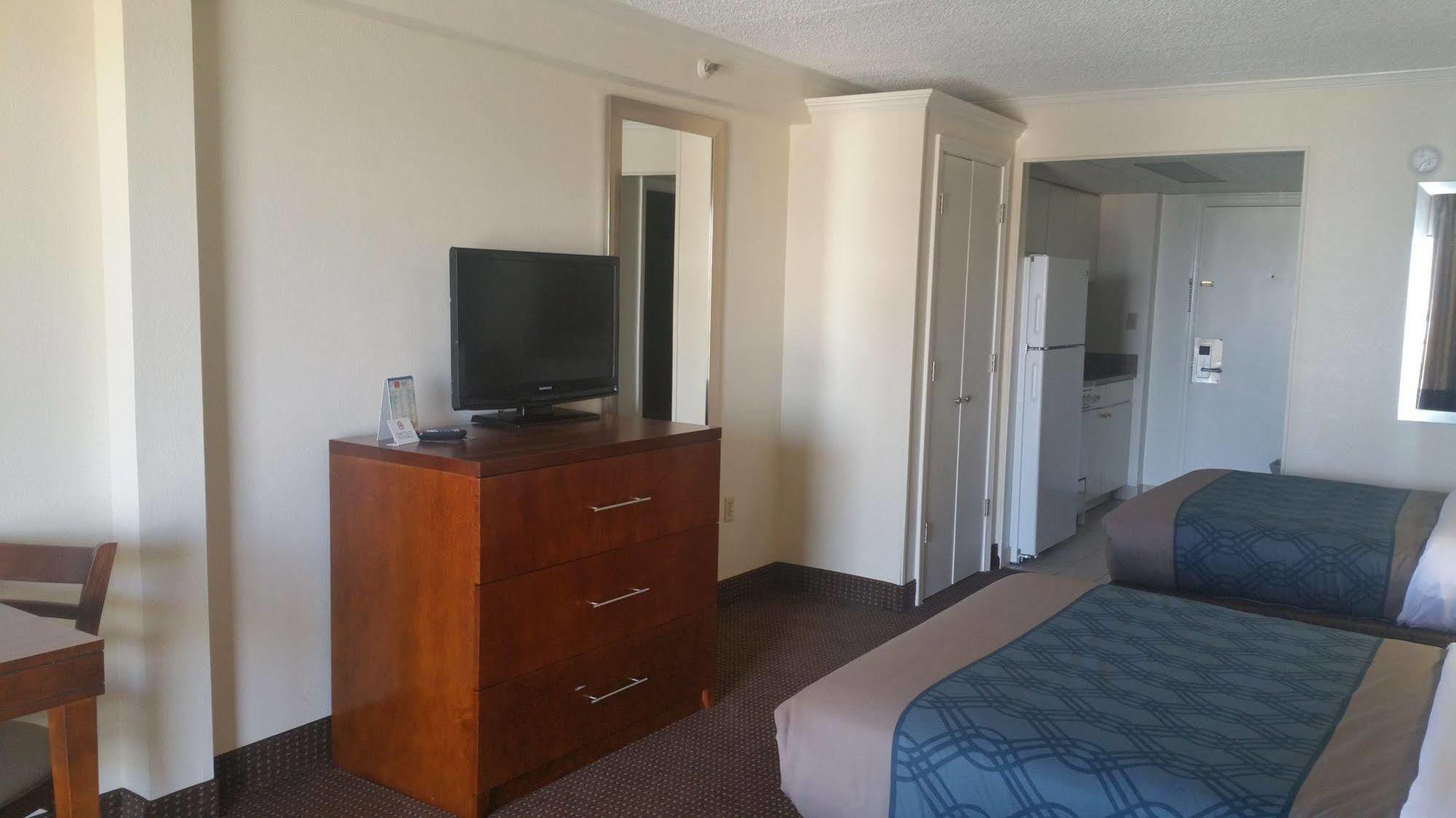 Quality Inn & Suites Oceanblock Оушън Сити Екстериор снимка