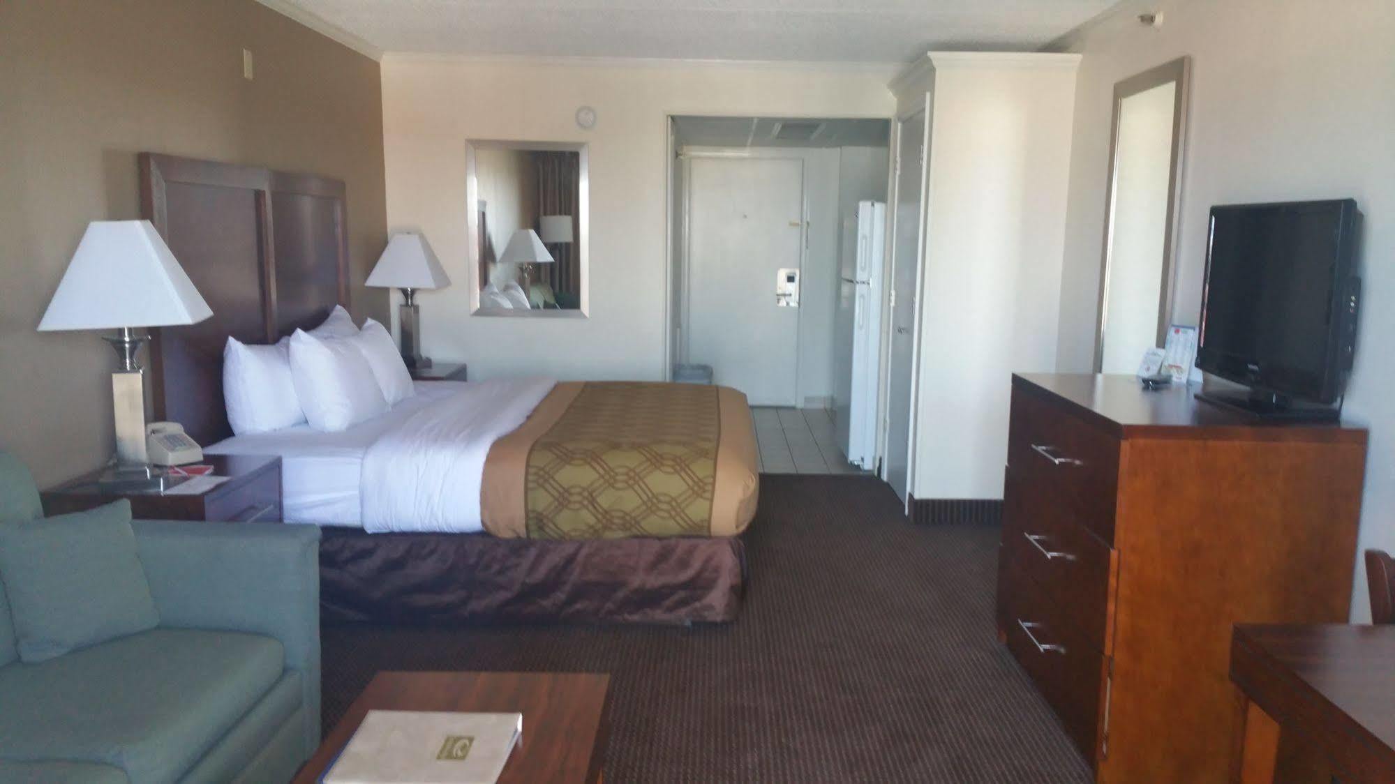 Quality Inn & Suites Oceanblock Оушън Сити Екстериор снимка